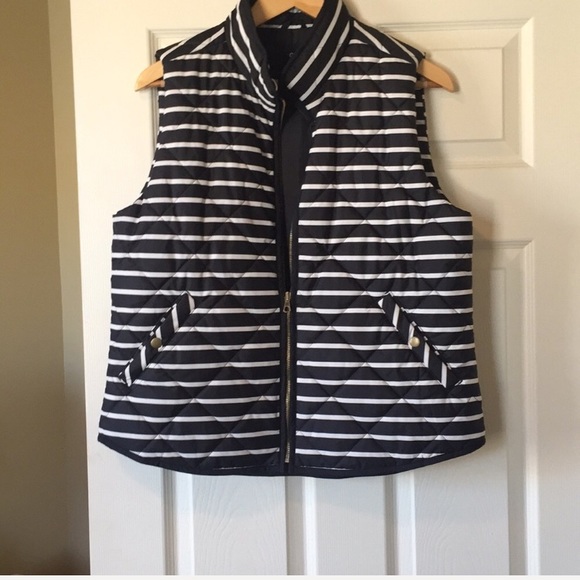 L. Black and white striped puffer vest - Picture 2 of 2
